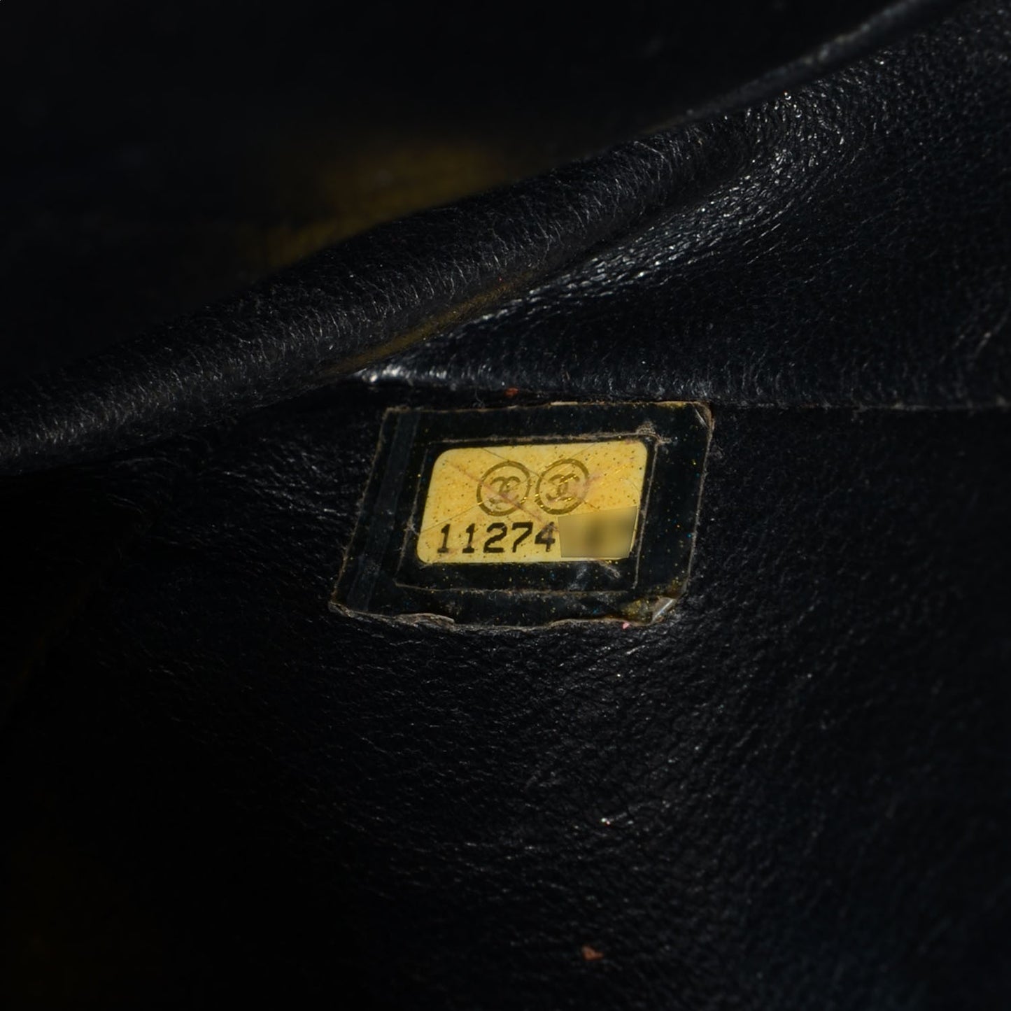 Caviar Quilted East West Flap Black