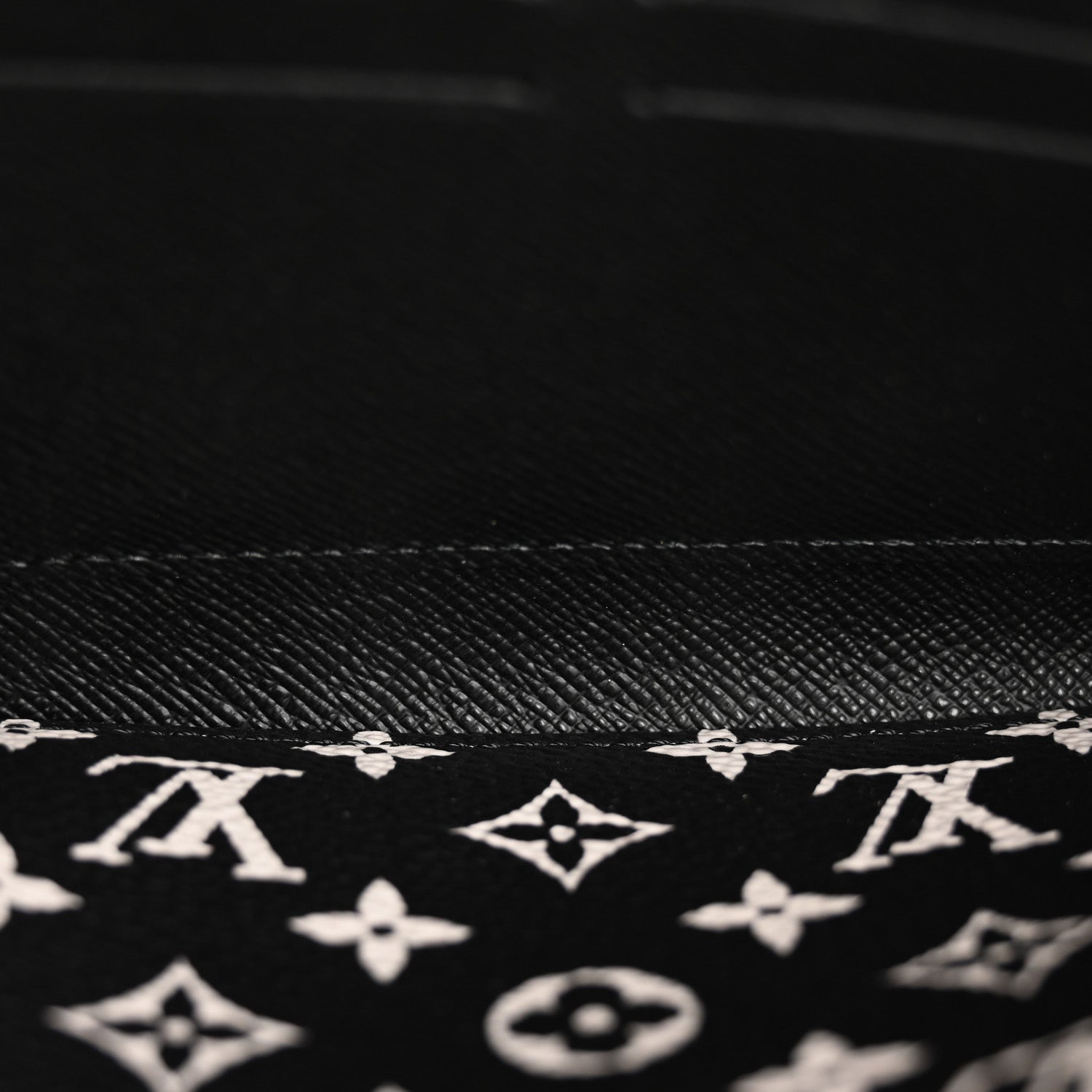Louis Vuitton Monogram Giant Crafty Zippy Wallet Creme Rouge Black 5 of 7