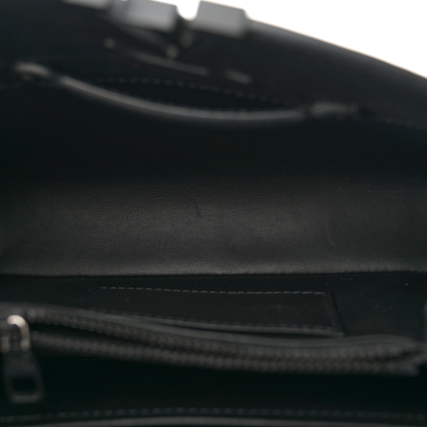 Taurillon Capucines BB Matte Black