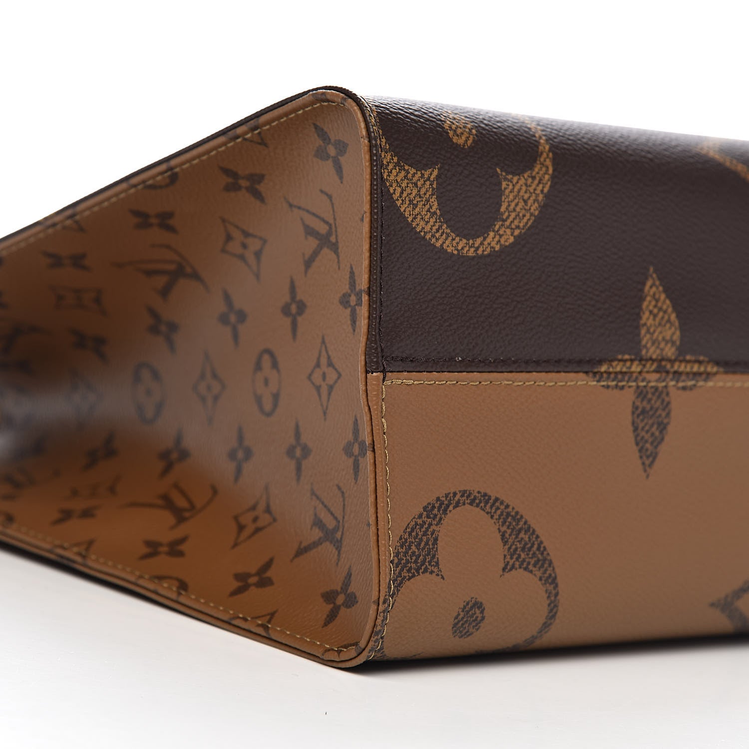 Louis Vuitton Reverse Monogram Giant Onthego MM 9 of 12