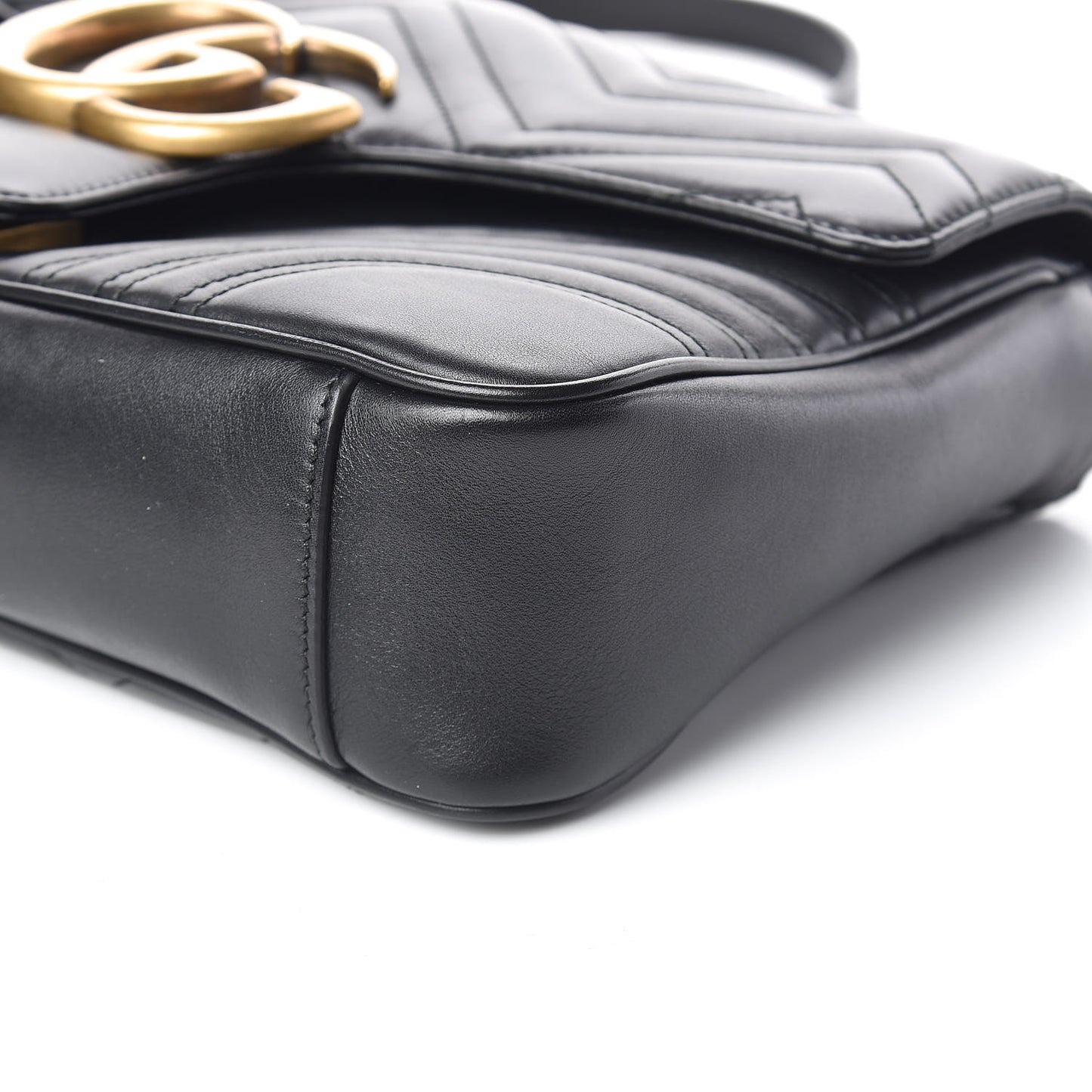 Calfskin Matelasse Medium GG Marmont Shoulder Bag Black