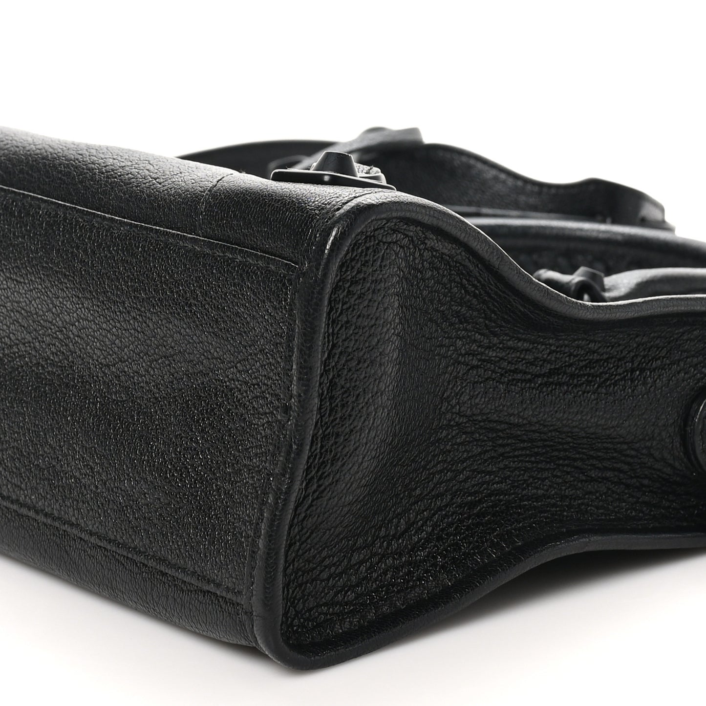 Chevre Black Metallic Edge Hardware S City Black