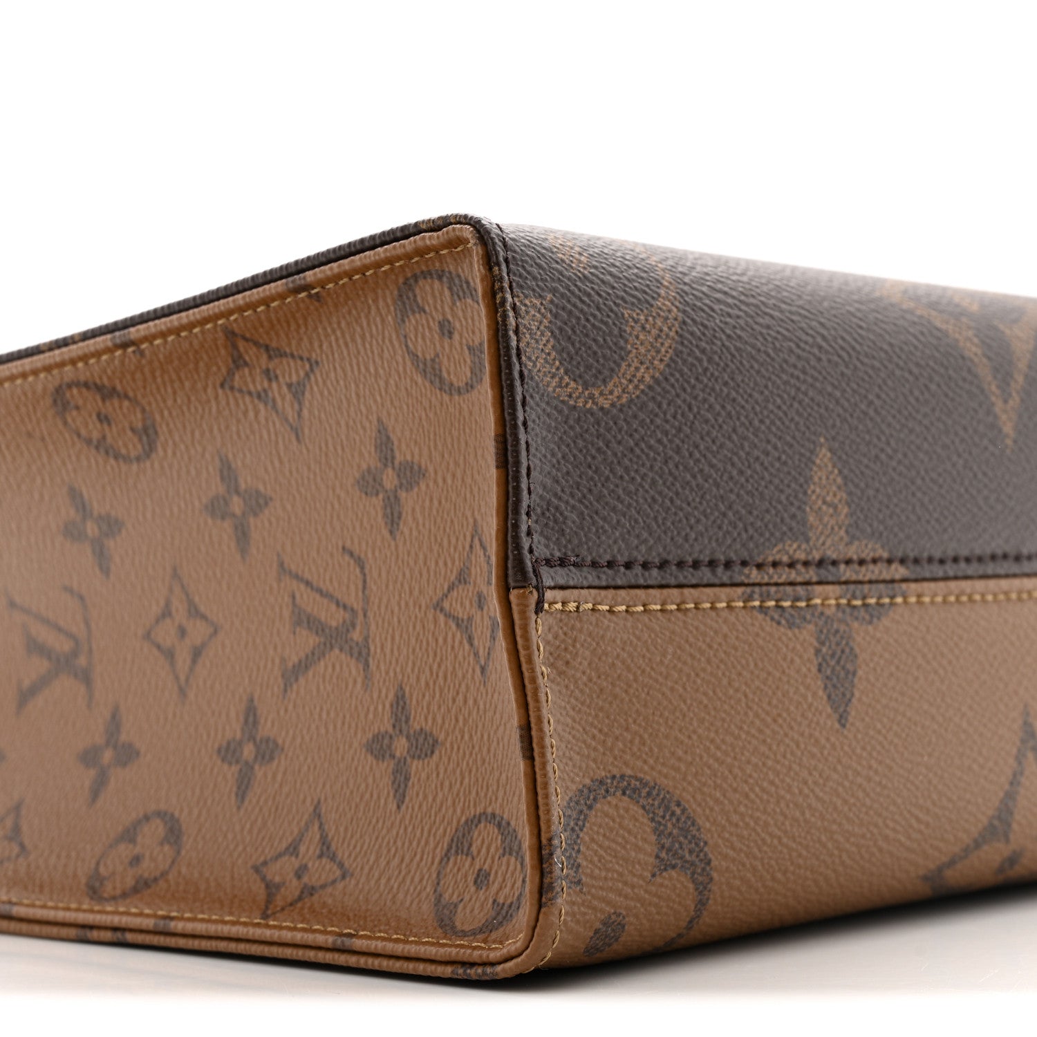 Louis Vuitton ビジネスバッグ ブラウン Louis Vuitton Reverse Monogram Giant Onthego PM 1793726 – FASHIONPHILE
