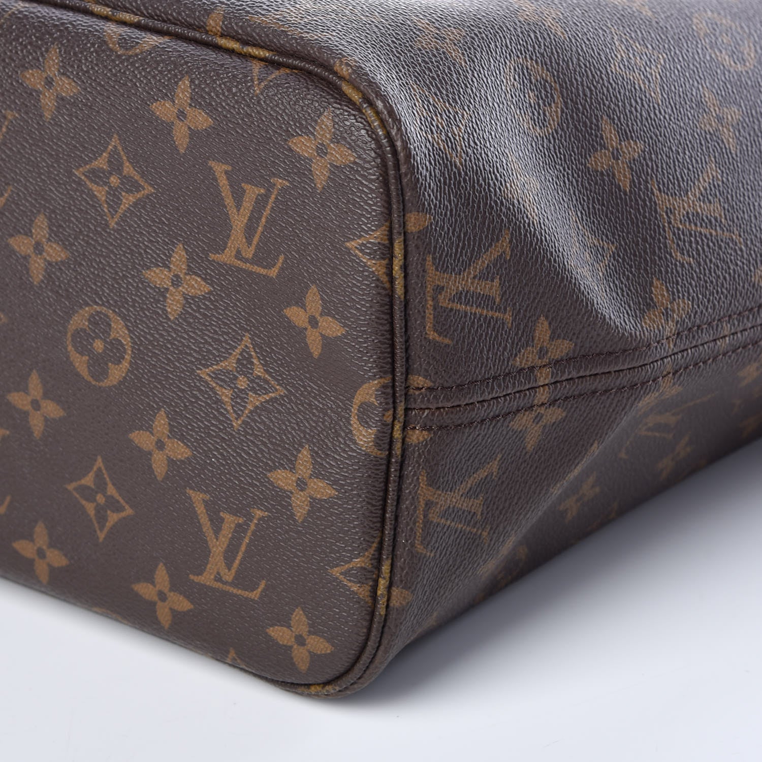Louis Vuitton Monogram Neverfull MM 9 of 15