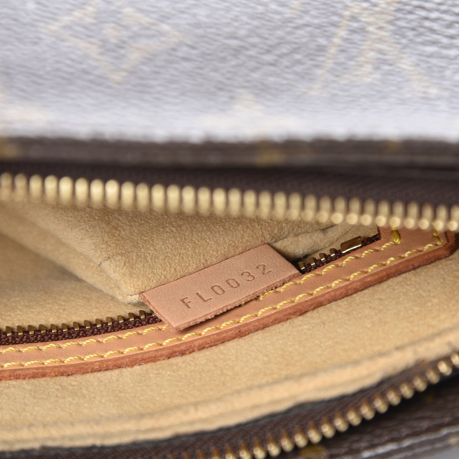 Louis Vuitton Monogram Looping MM 8 of 8