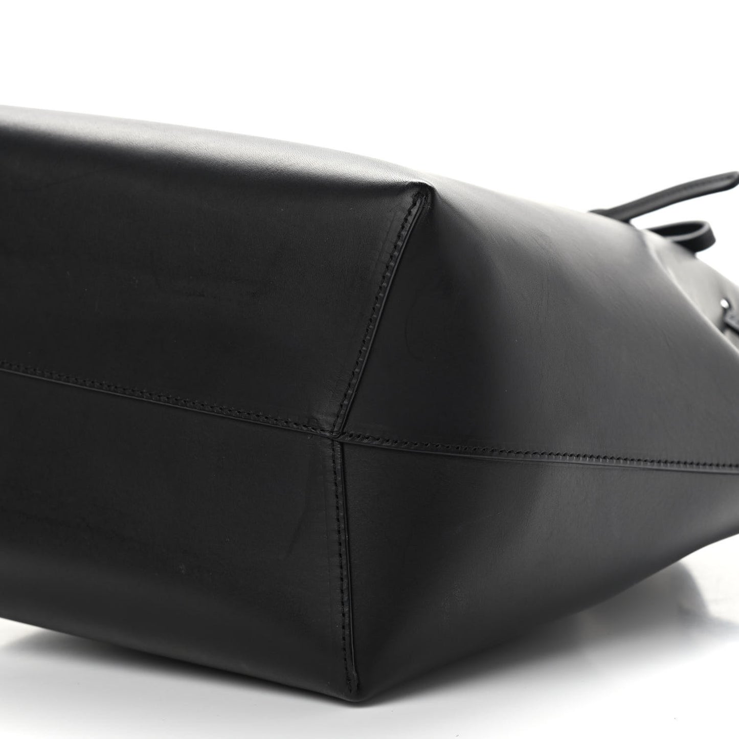 Vegetable Tanned Calfskin Bucket Bag Black Flamma