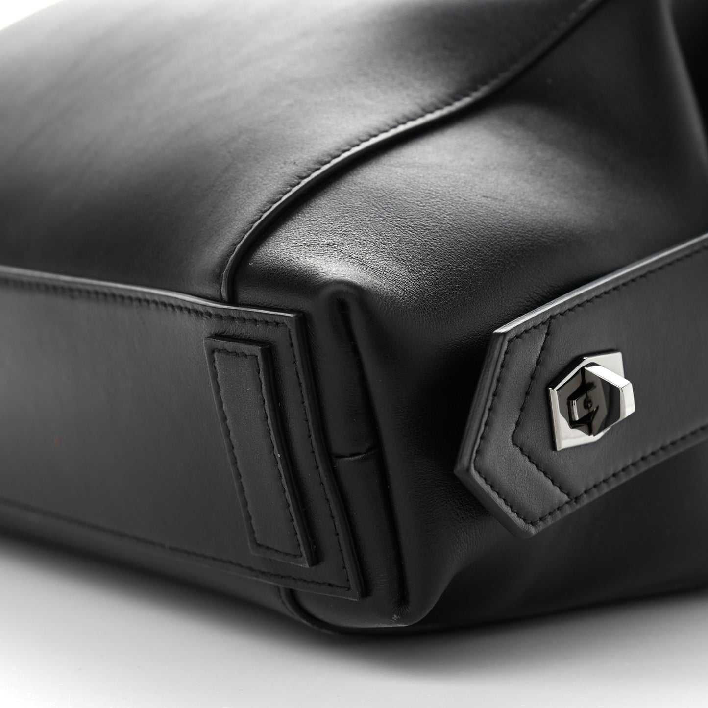 Smooth Calfskin Small Soft Antigona Black