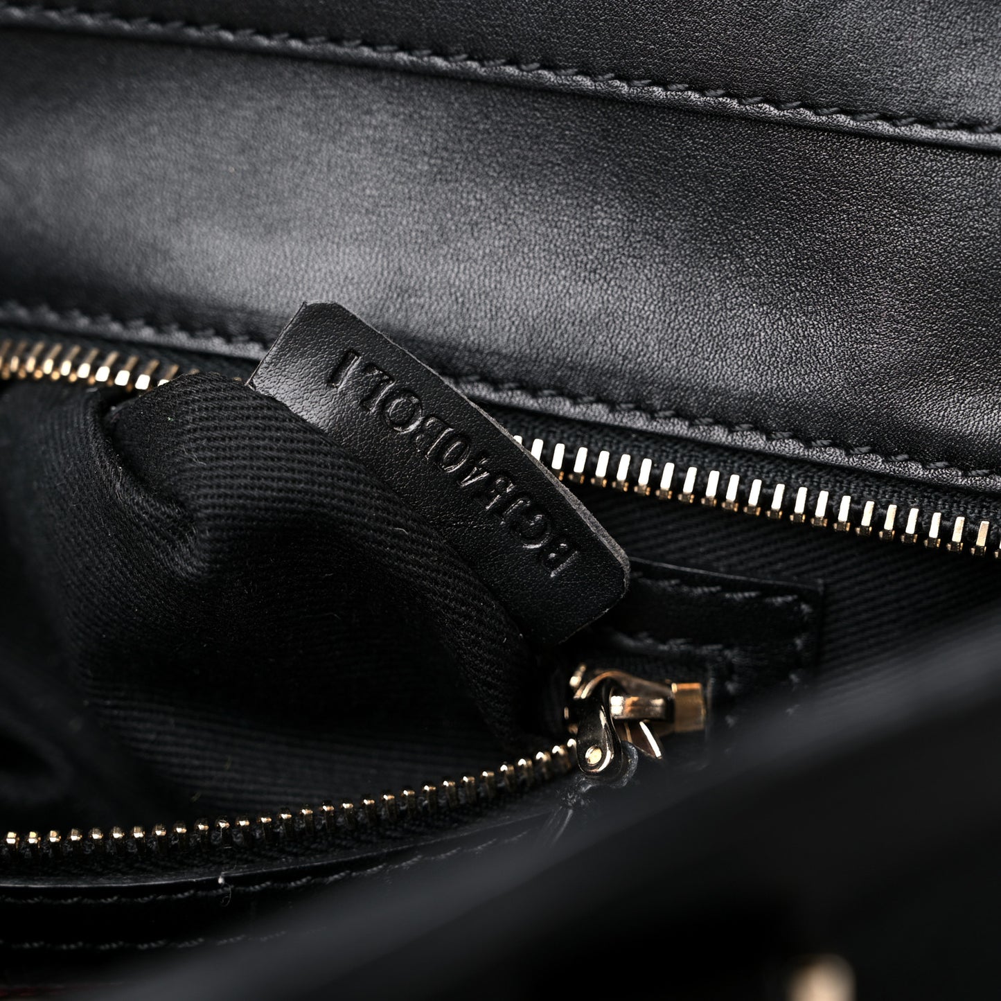 Vitello Small Rockstud Double Handle Tote Black