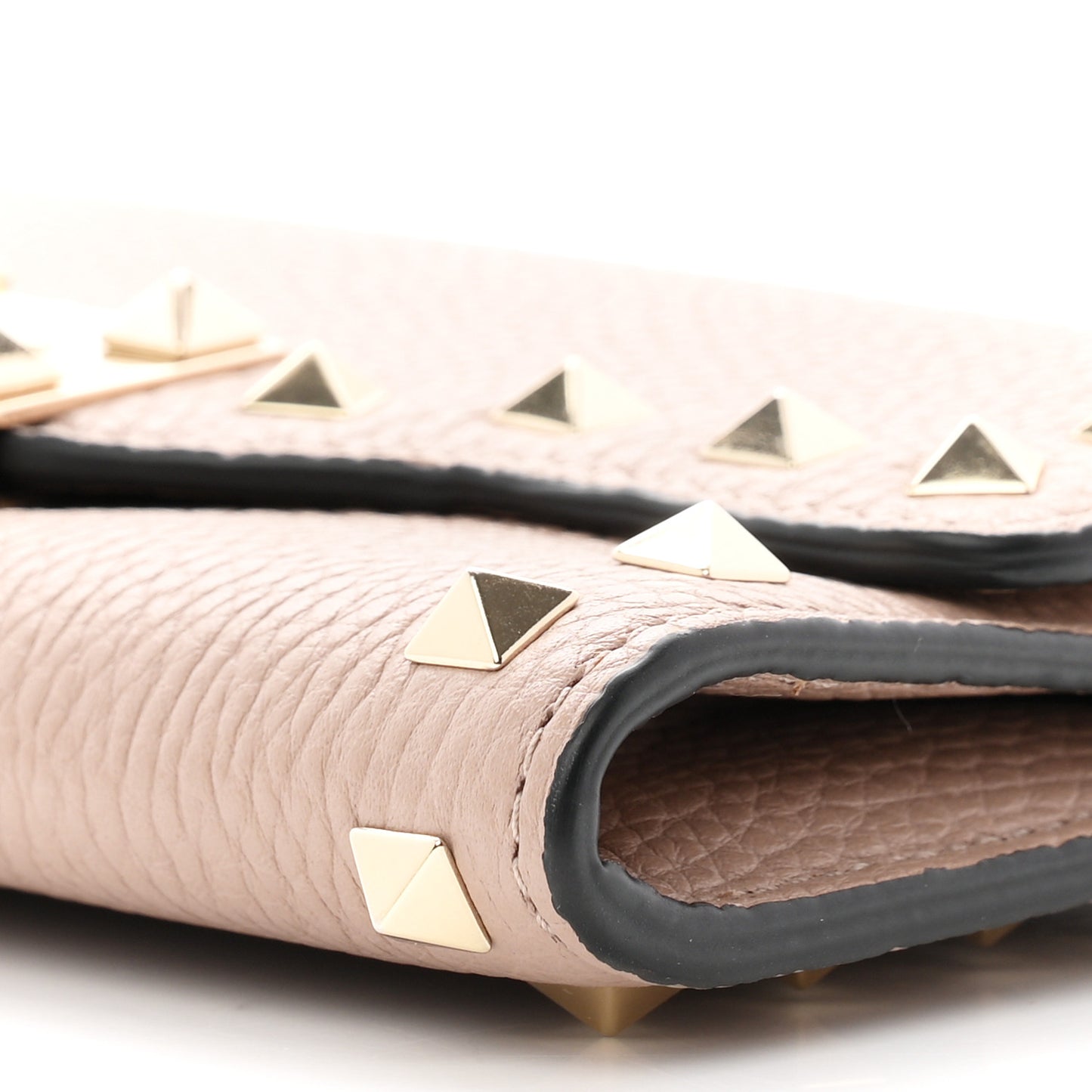 Pebbled Calfskin Rockstud Flip Lock Wallet On Chain Poudre