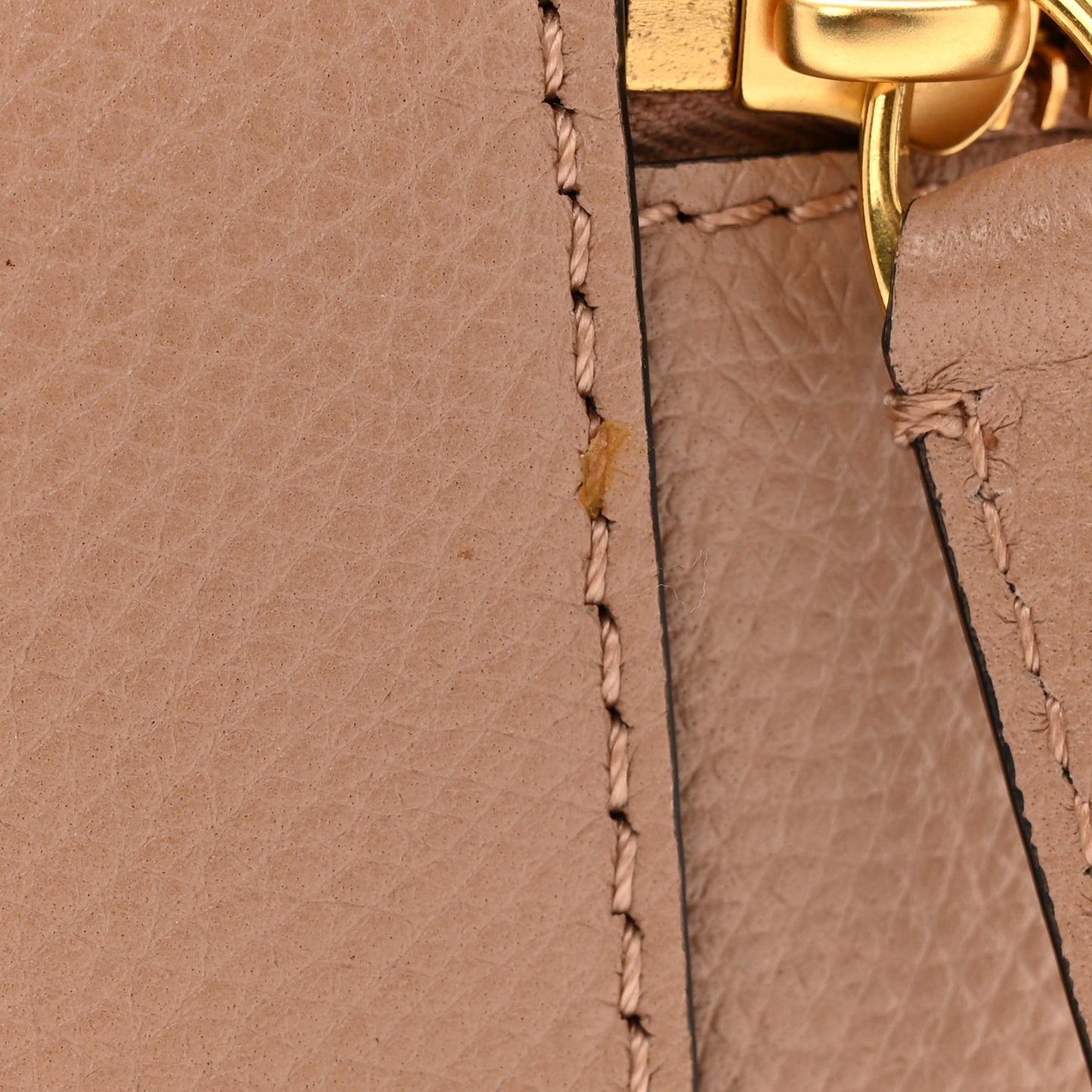 Grained Calfskin VLogo Signature Wash Bag Rose Cannelle
