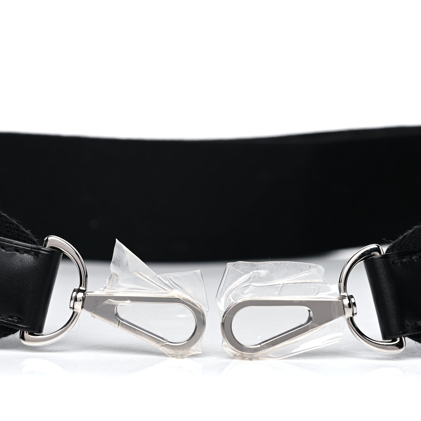 Vache Hunter Evelyne Sellier 29 PM Black