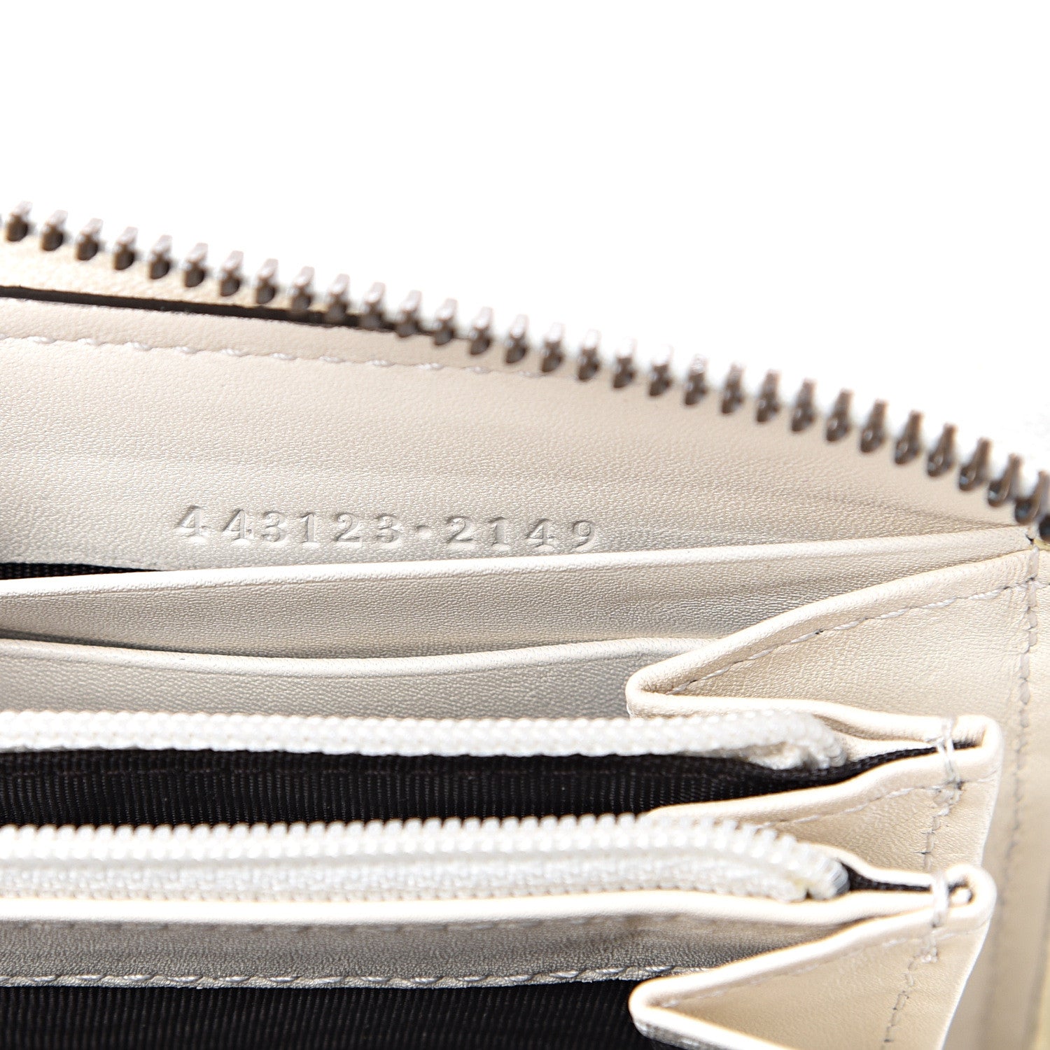 Gucci Calfskin Matelasse GG Marmont Zip Around Wallet White 6 of 7