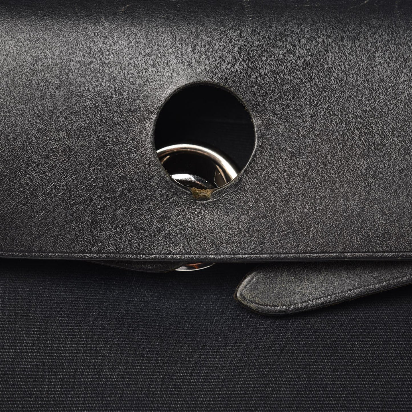 Toile Vache Calfskin Herbag 30 PM Black