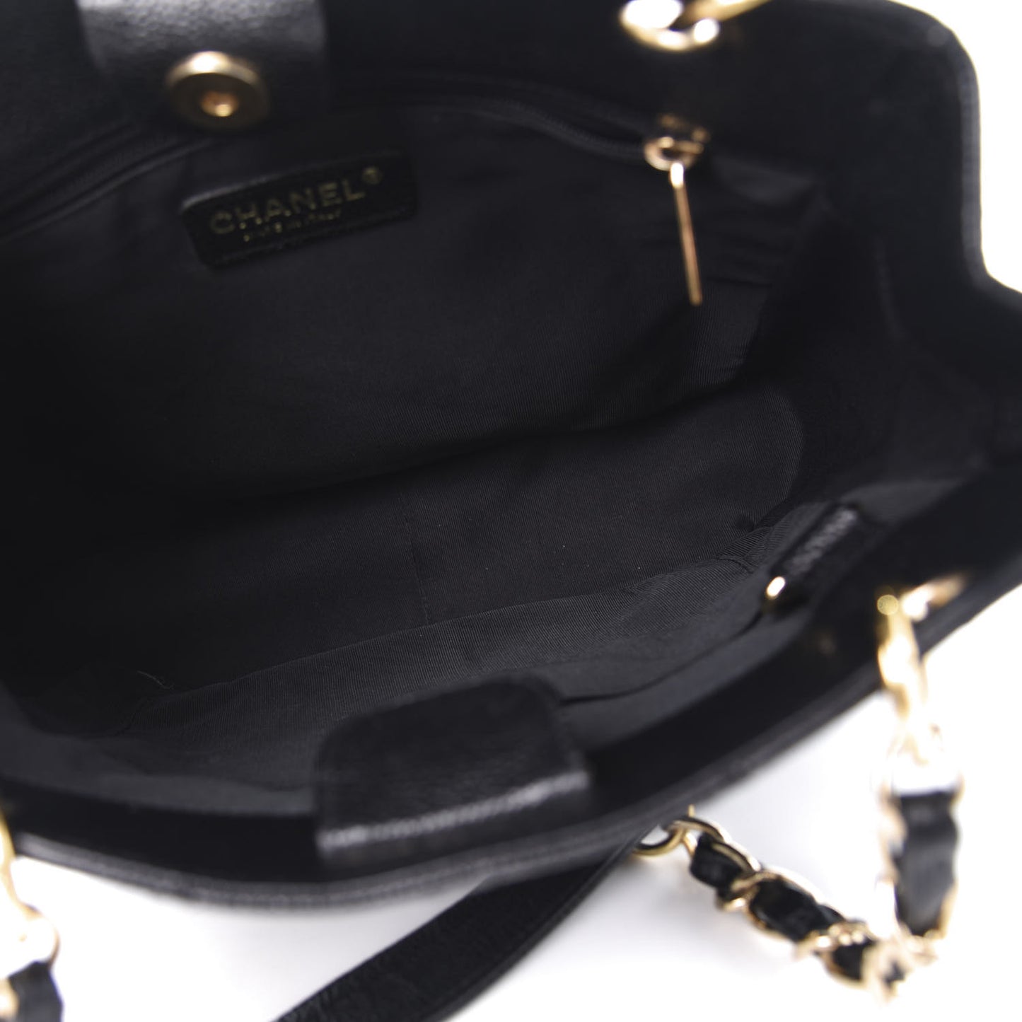 Caviar Quilted Petit Shopping Tote PST Black