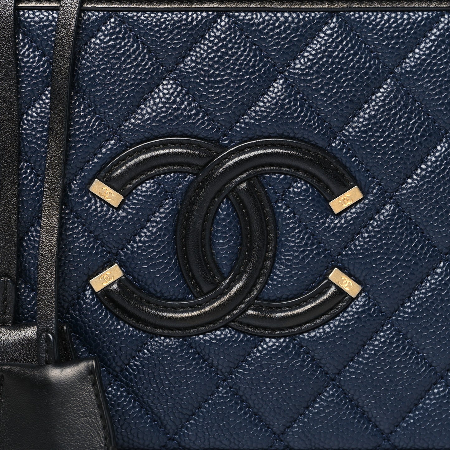 Caviar Quilted Medium CC Filigree Vanity Case Navy Black