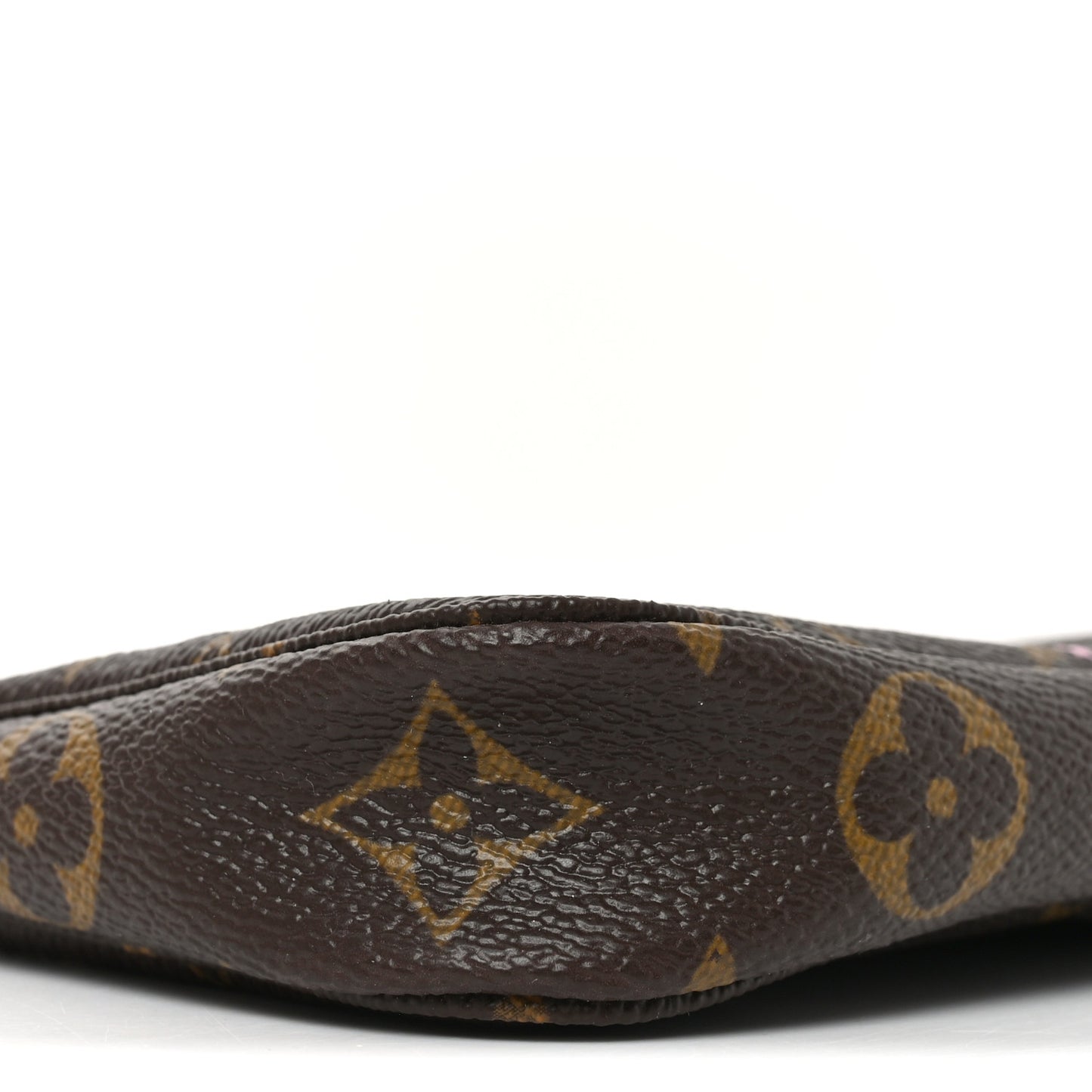 Monogram V Maui Mini Pochette Accessories Rose Ballerine