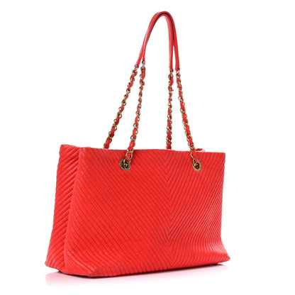 Chanel Wrinkled Lambskin Chevron Quilted Large Surpique Tote Red 3 of 31