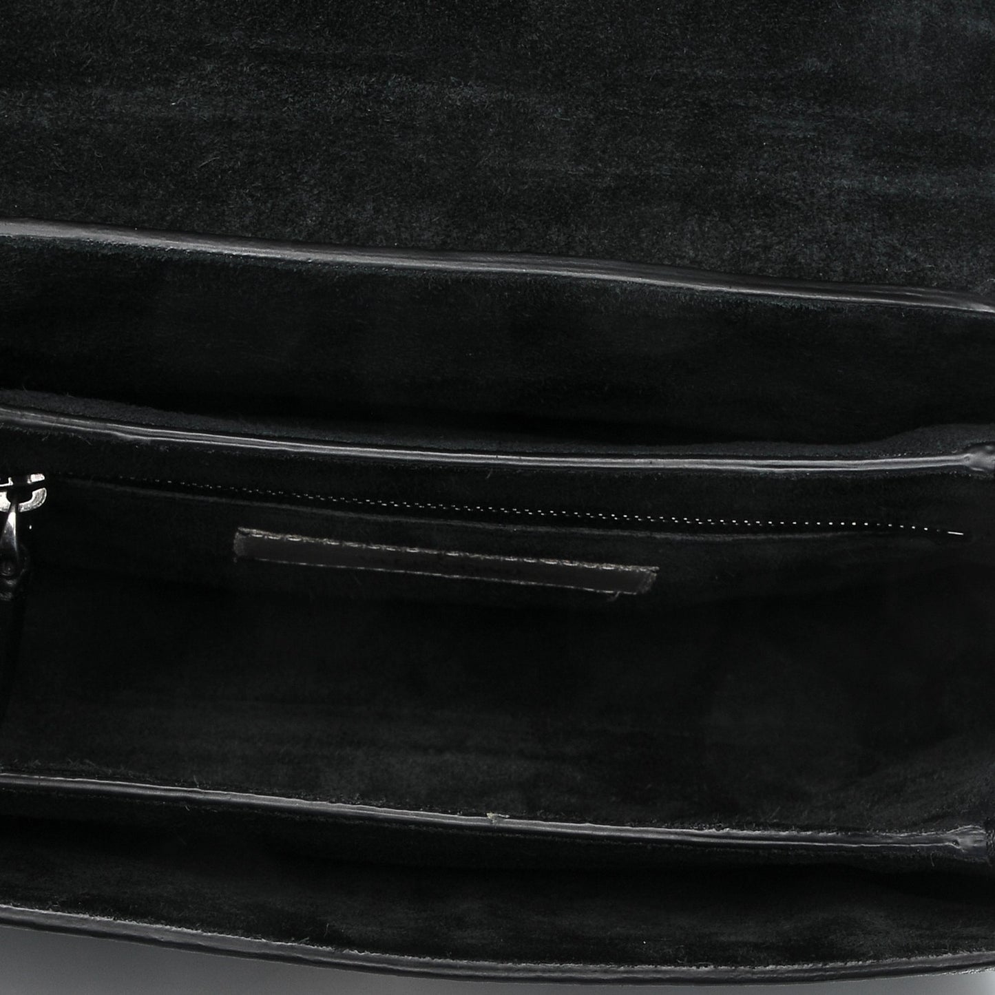Pebbled Calfskin B-Rockstud Rolling Flap Black