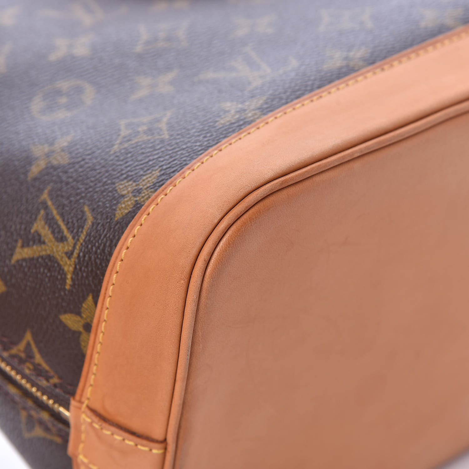 Louis Vuitton Monogram Alma PM 12 of 20