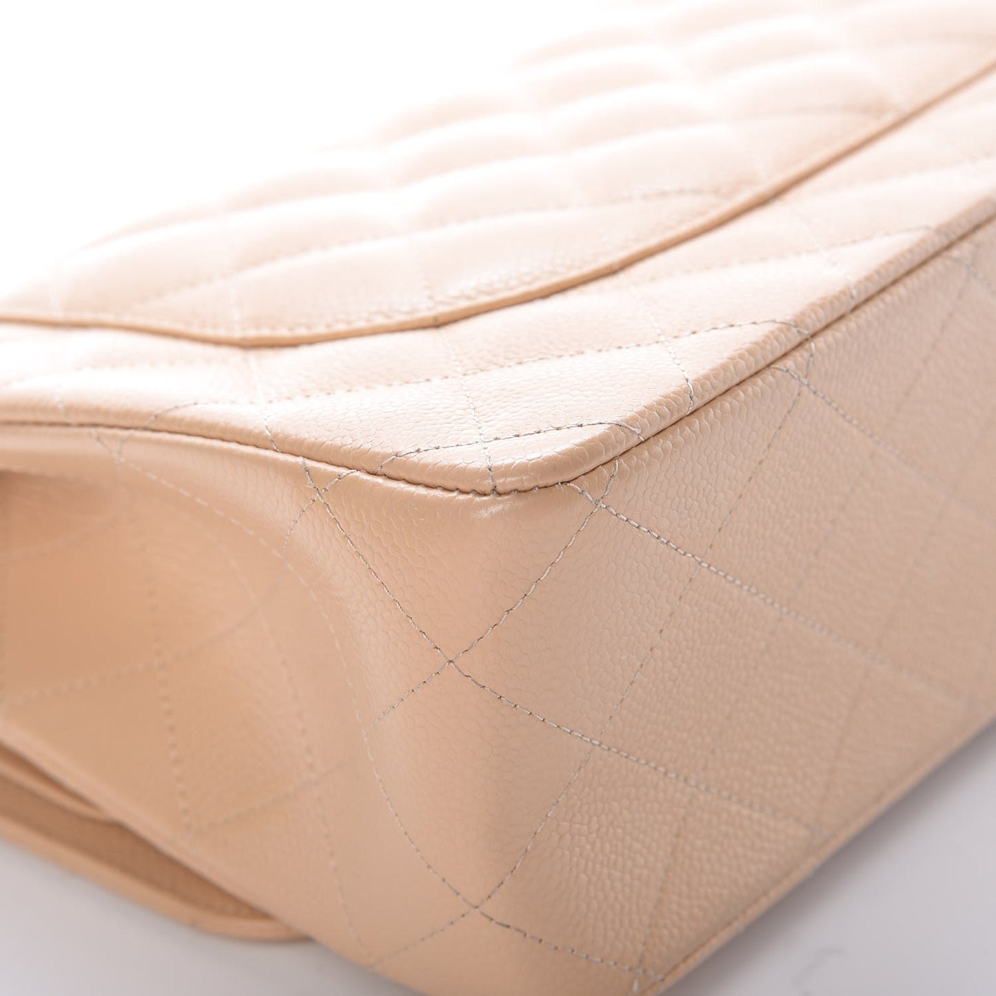 Caviar Quilted Jumbo Double Flap Beige Clair