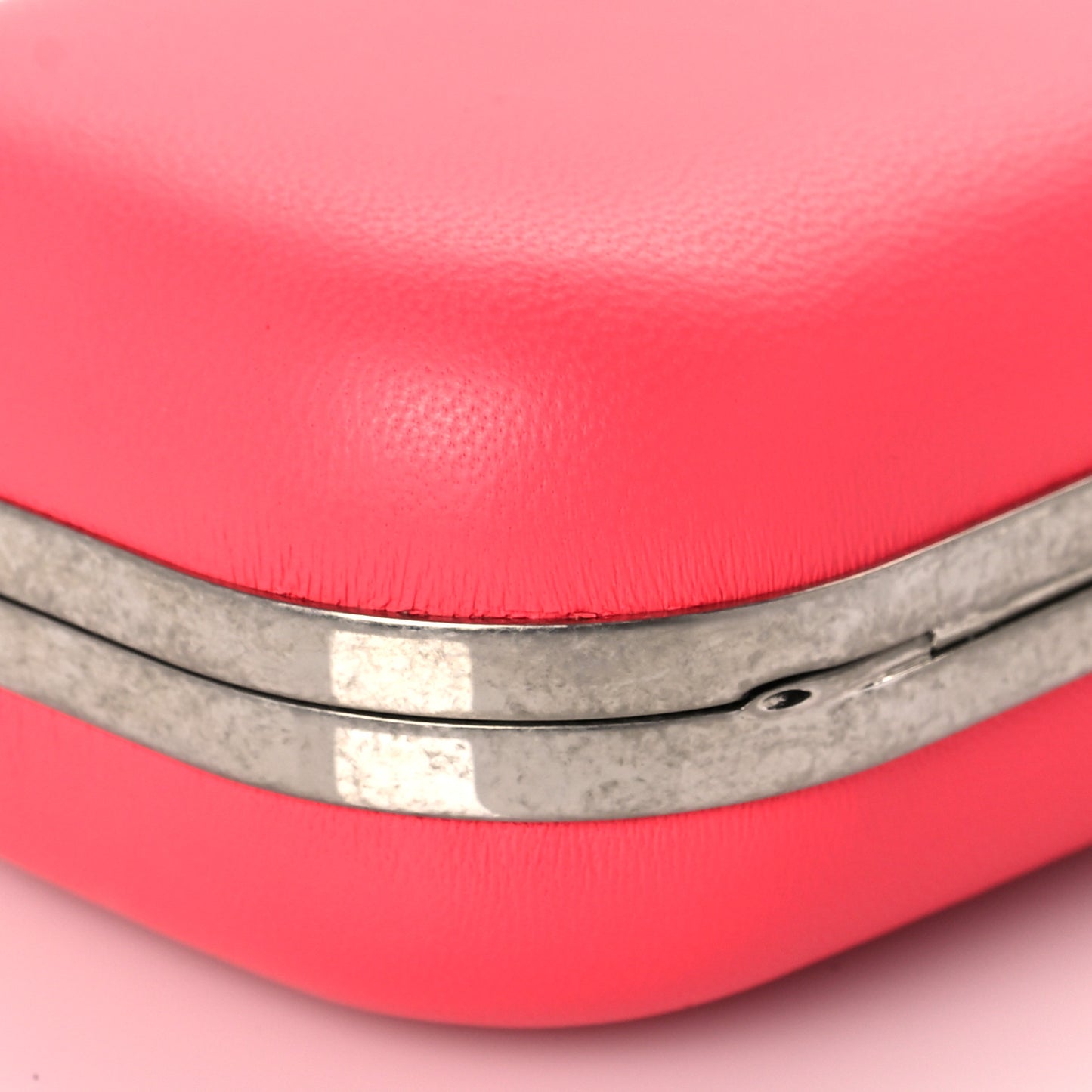 Nappa Skull Knuckle Box Clutch Geranio