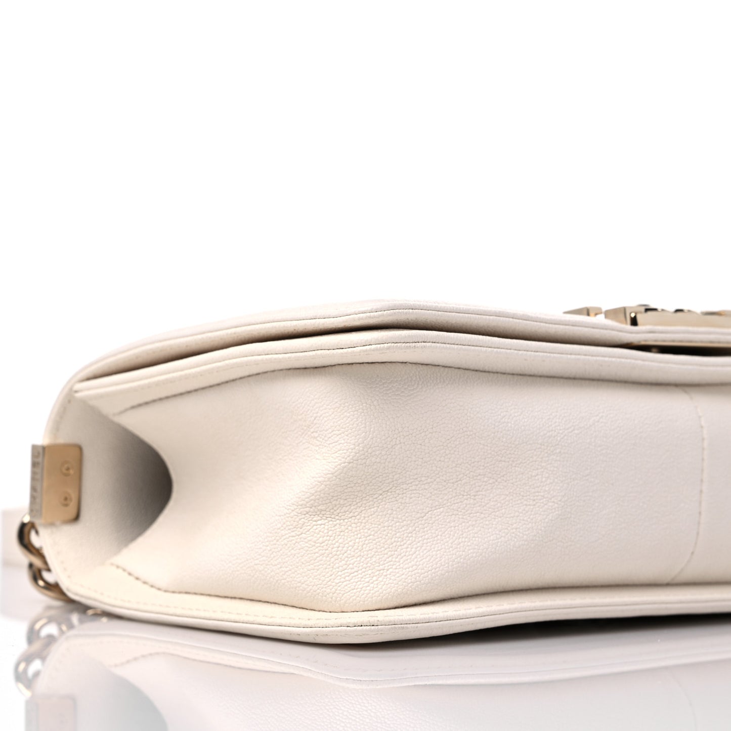 Caviar Quilted Medium Boy Flap Ivory