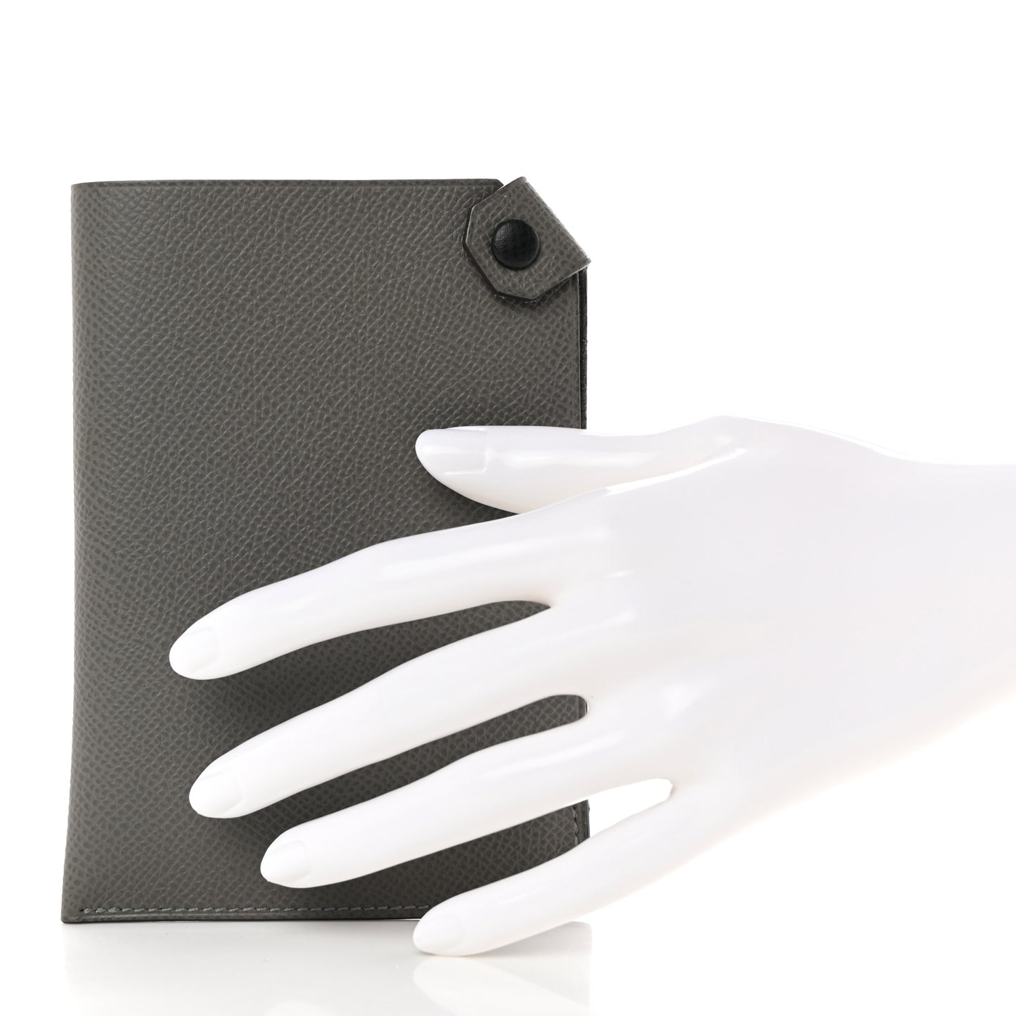 Epsom Tarmac Dot PM Passport Holder Gris Meyer Black