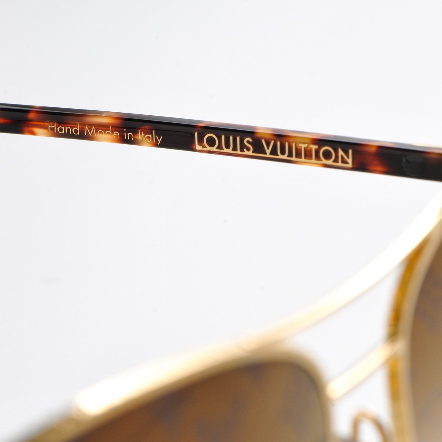 Conspiration Pilote Sunglasses Z0164U Gold