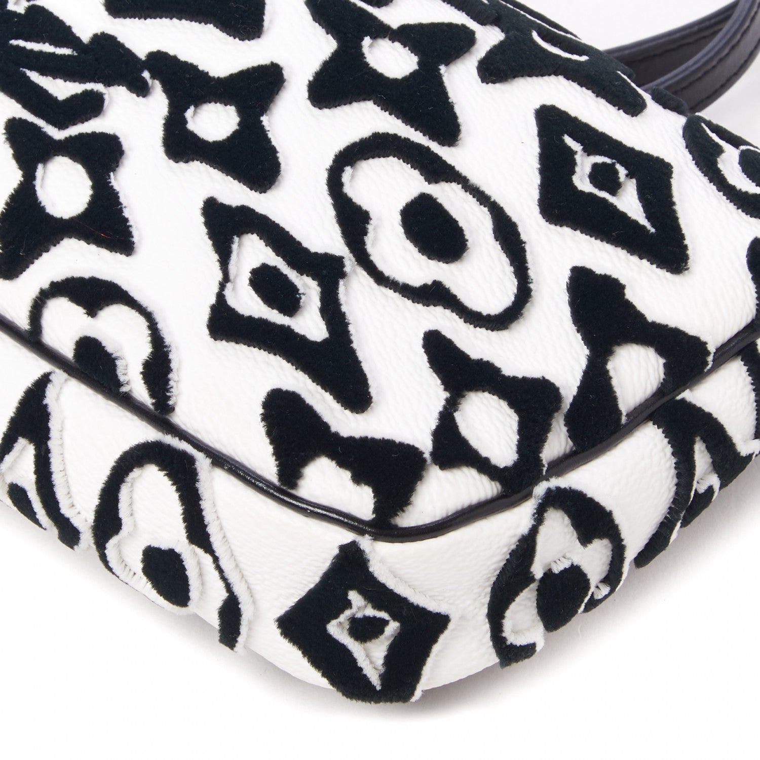 Louis Vuitton X UF Tufted Monogram Pochette Accessories White Black 5 of 9