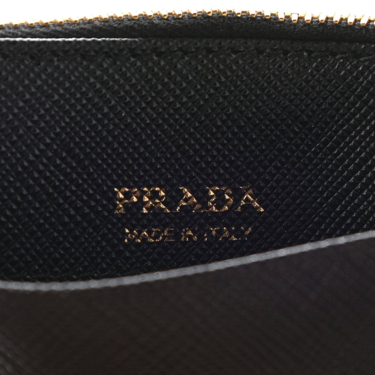 Saffiano Triangle Zip Card Holder Black