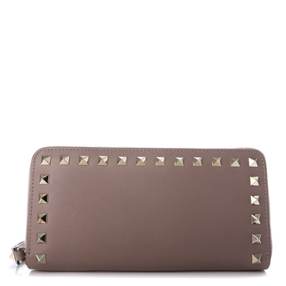 Valentino Garavani Calfskin Rockstud Zip Around Wallet Poudre 1 of 7