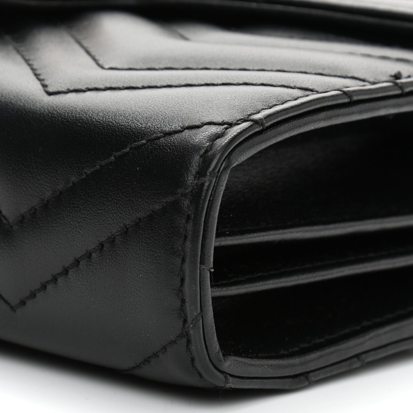 Calfskin Matelasse GG Marmont Chain Wallet Black