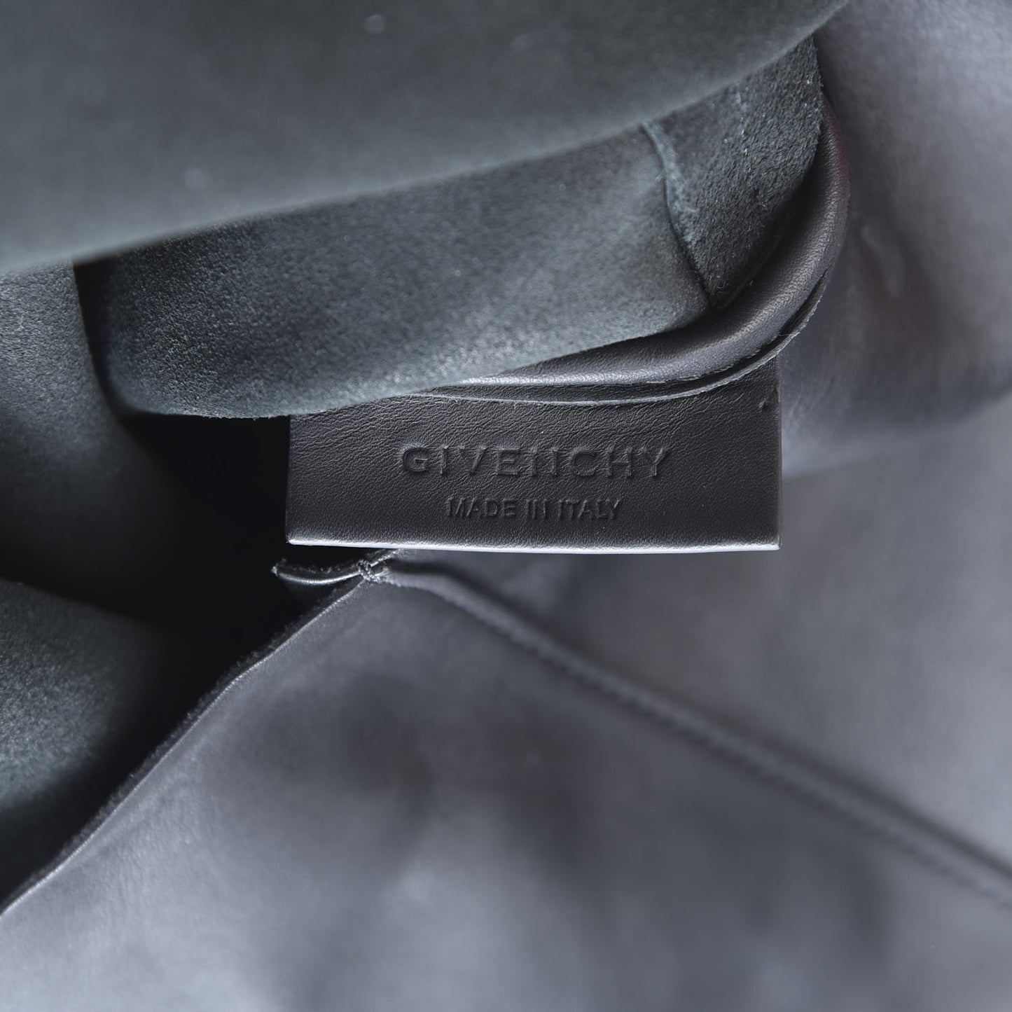 Calfskin Medium Antigona Tote Black Red