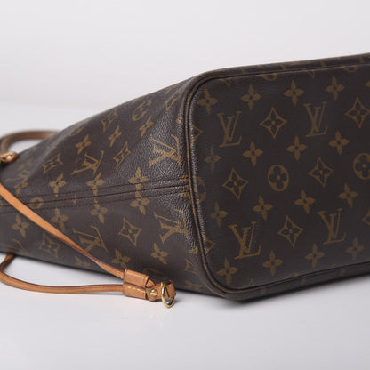 Louis Vuitton Monogram Neverfull MM 8 of 9