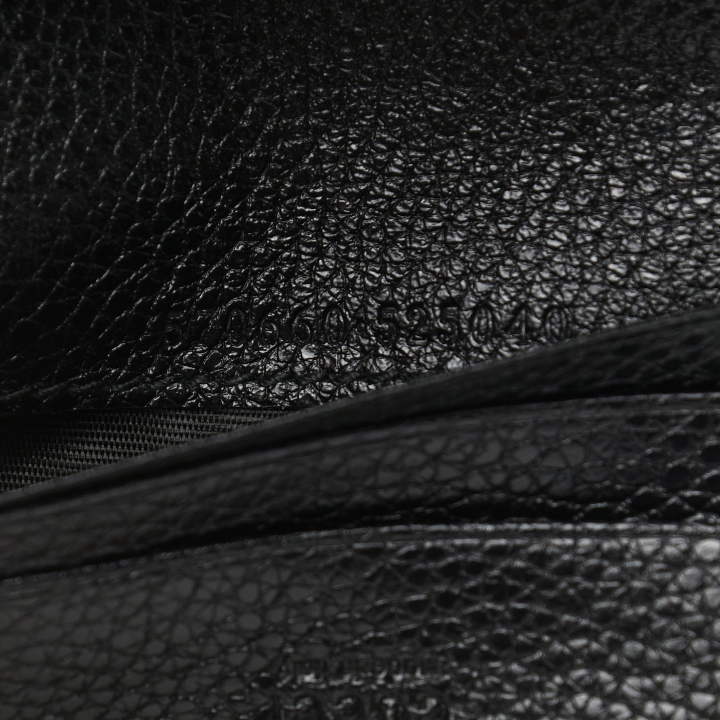 Grainy Calfskin Zumi Chain Card Case Wallet Black