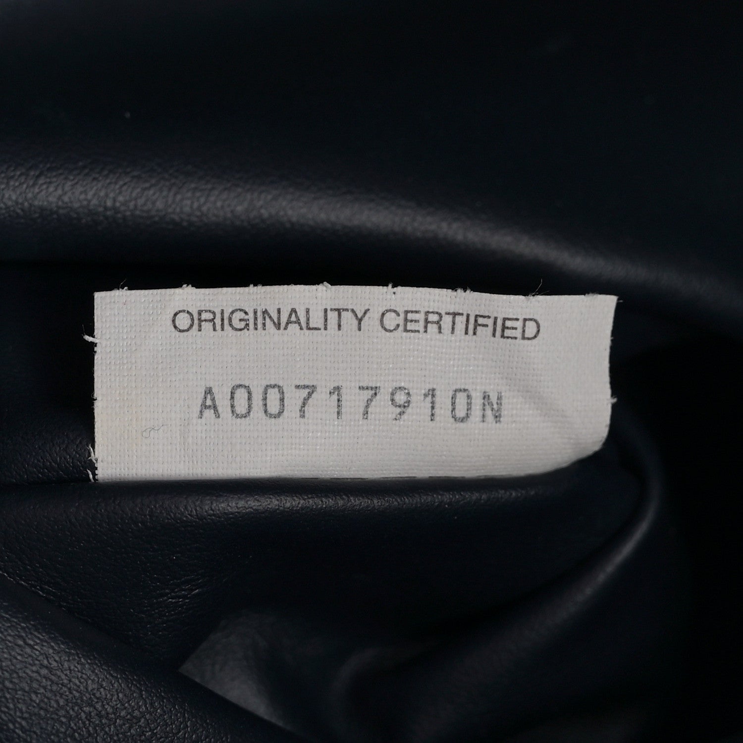 Bottega Veneta Calfskin Intrecciato Large Hop Space 7 of 10