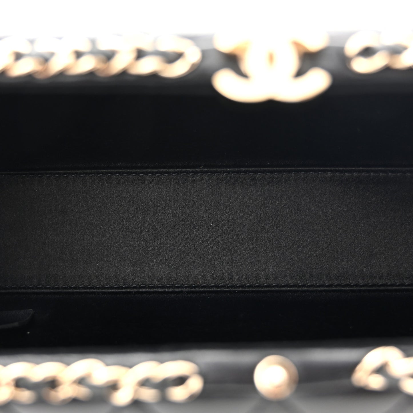 Lambskin Quilted Chain Around Clutch Black