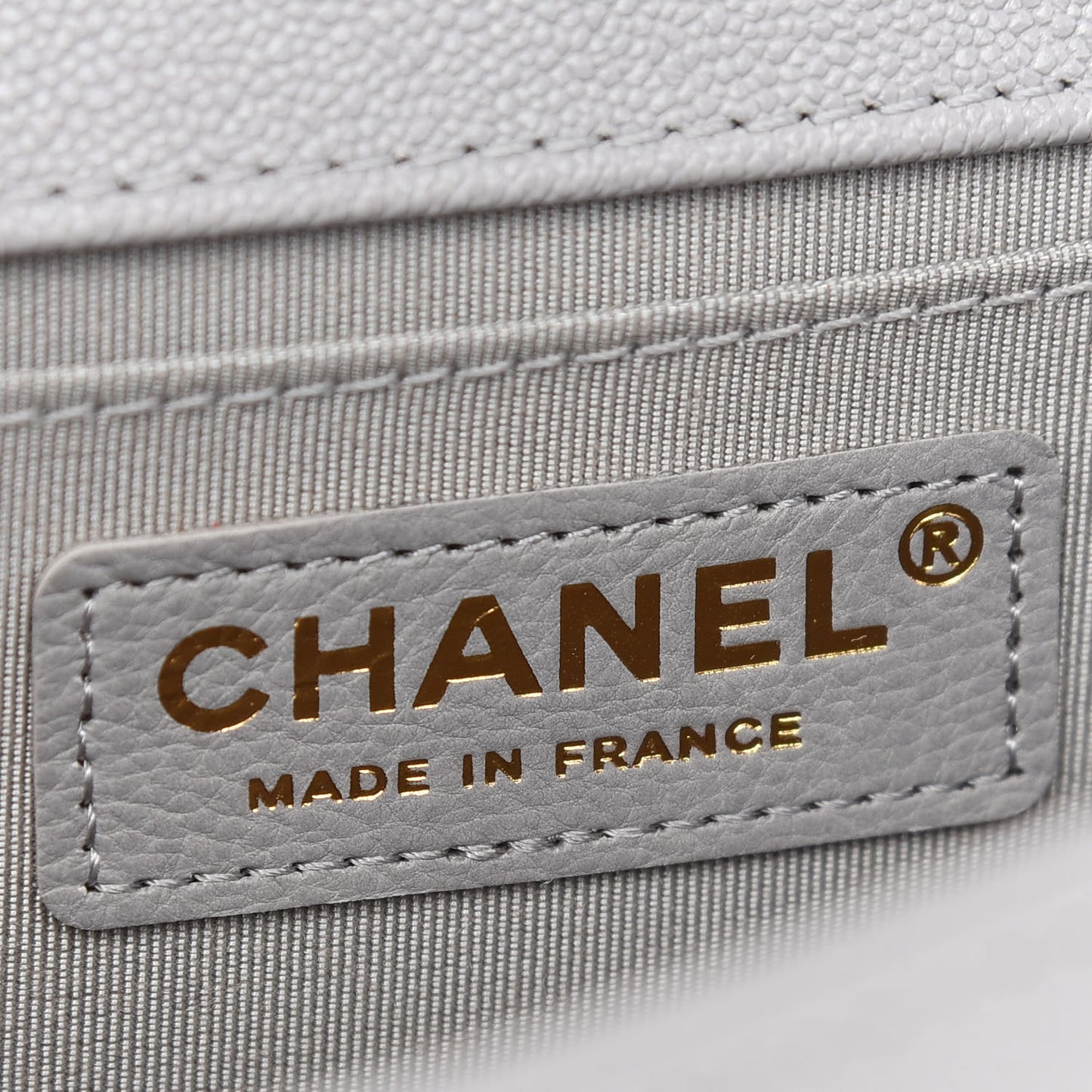 Caviar Quilted Medium Boy Flap Light Grey