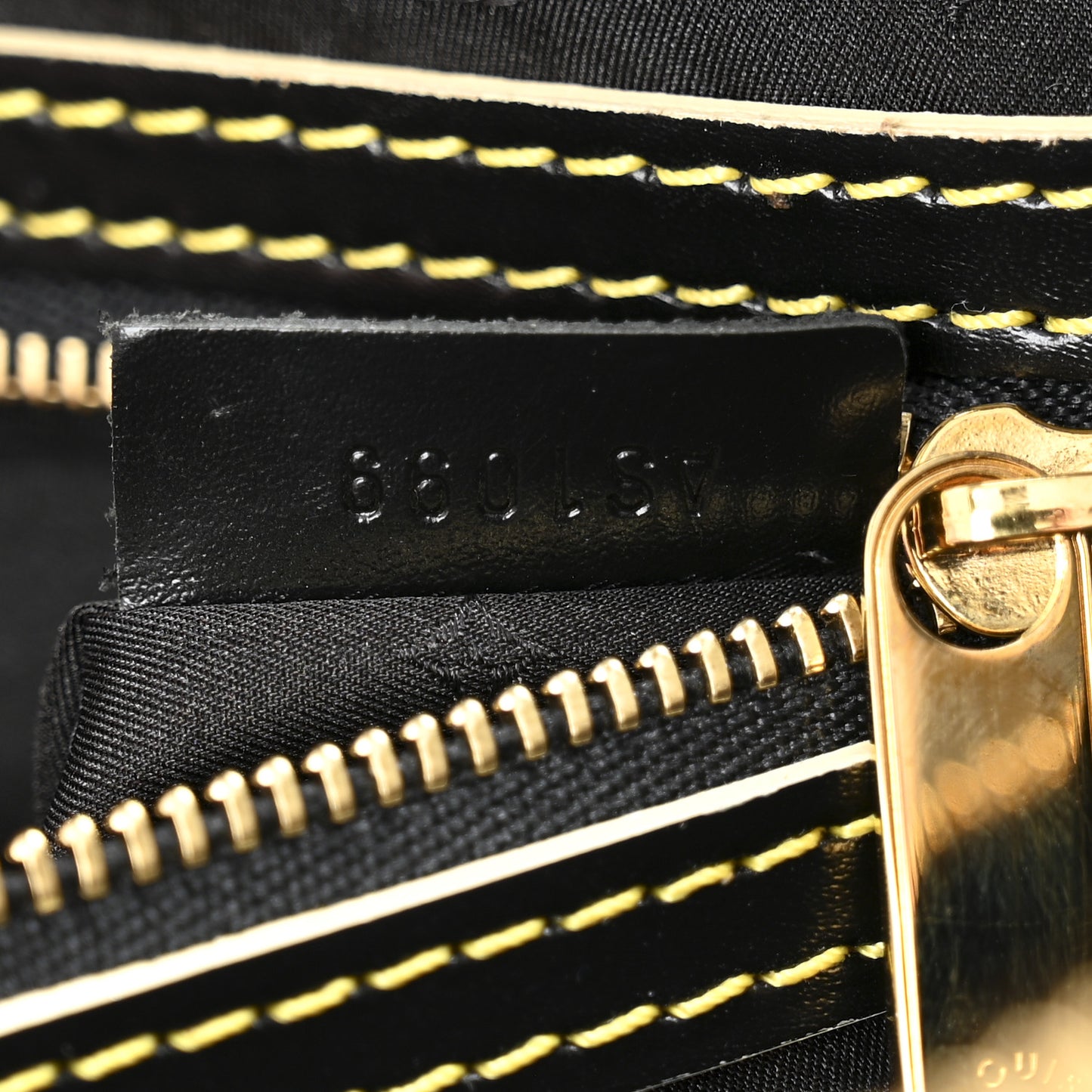 Suhali Lockit Black