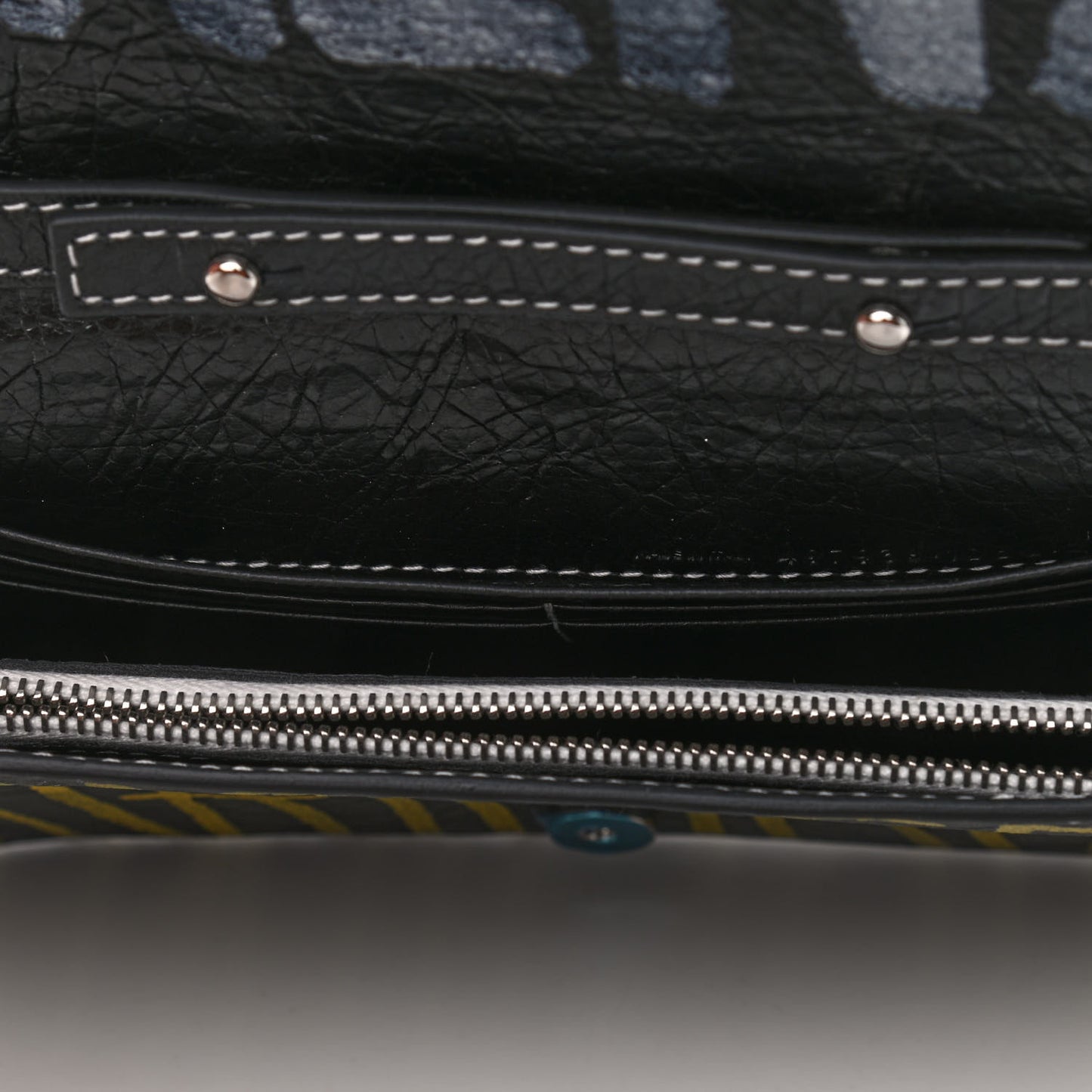 Agneau Arena Graffiti All Over Bazar Chain Shoulder Bag Black Multicolor