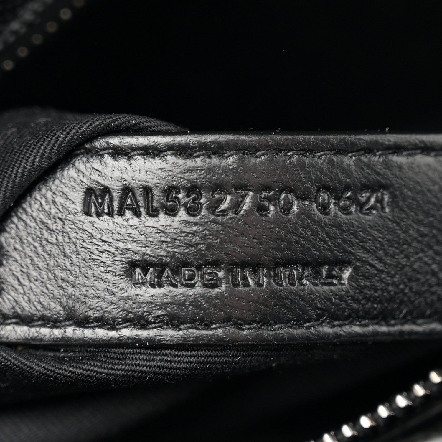 Saint Laurent Grain De Poudre Monogram Cassandra Clasp Bag Black 8 of 15