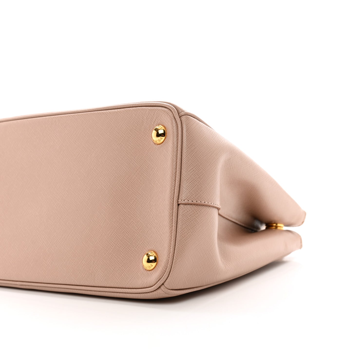 Saffiano Medium Galleria Double Zip Tote Cammeo