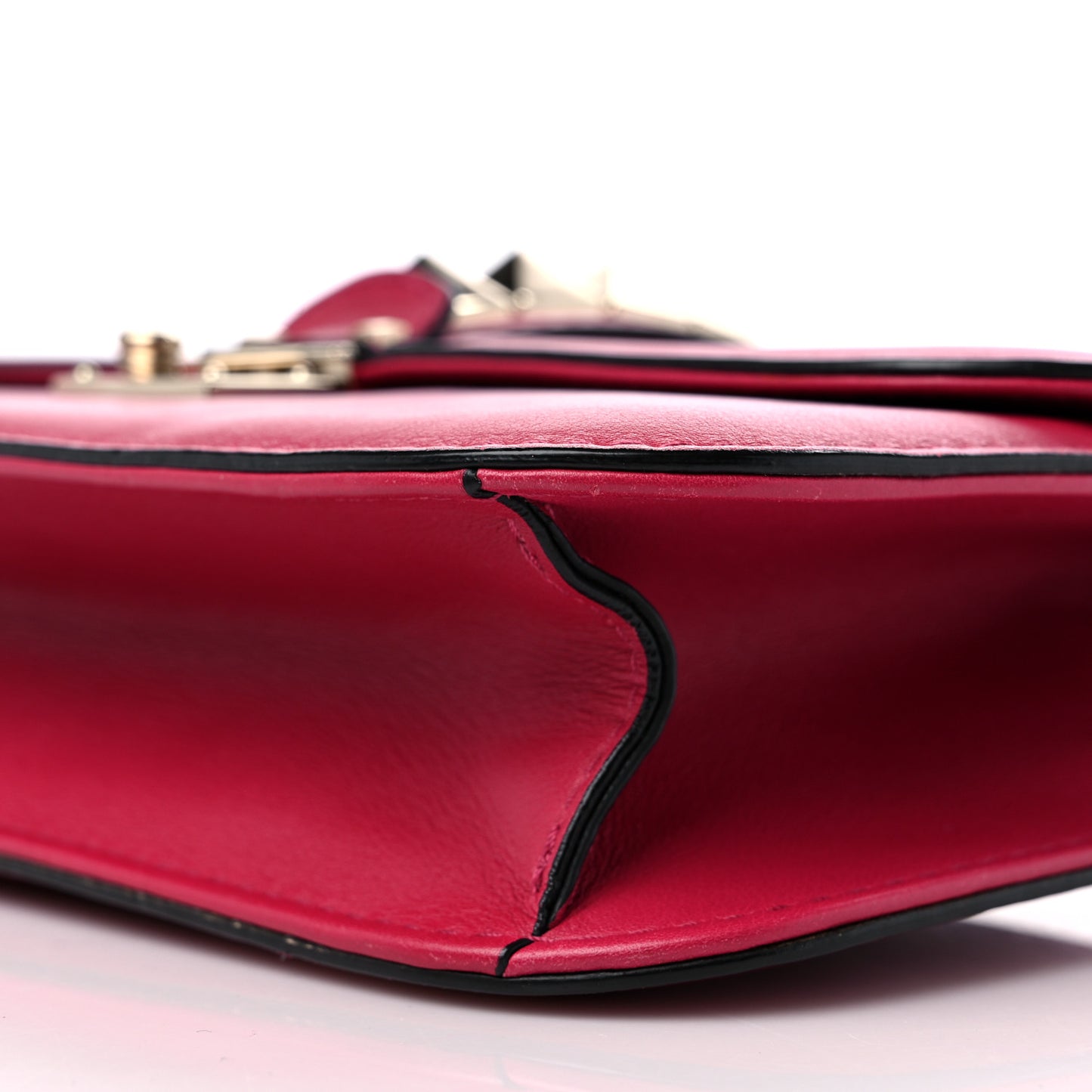 Vitello Medium Glam Lock Rockstud Flap Cyclamin