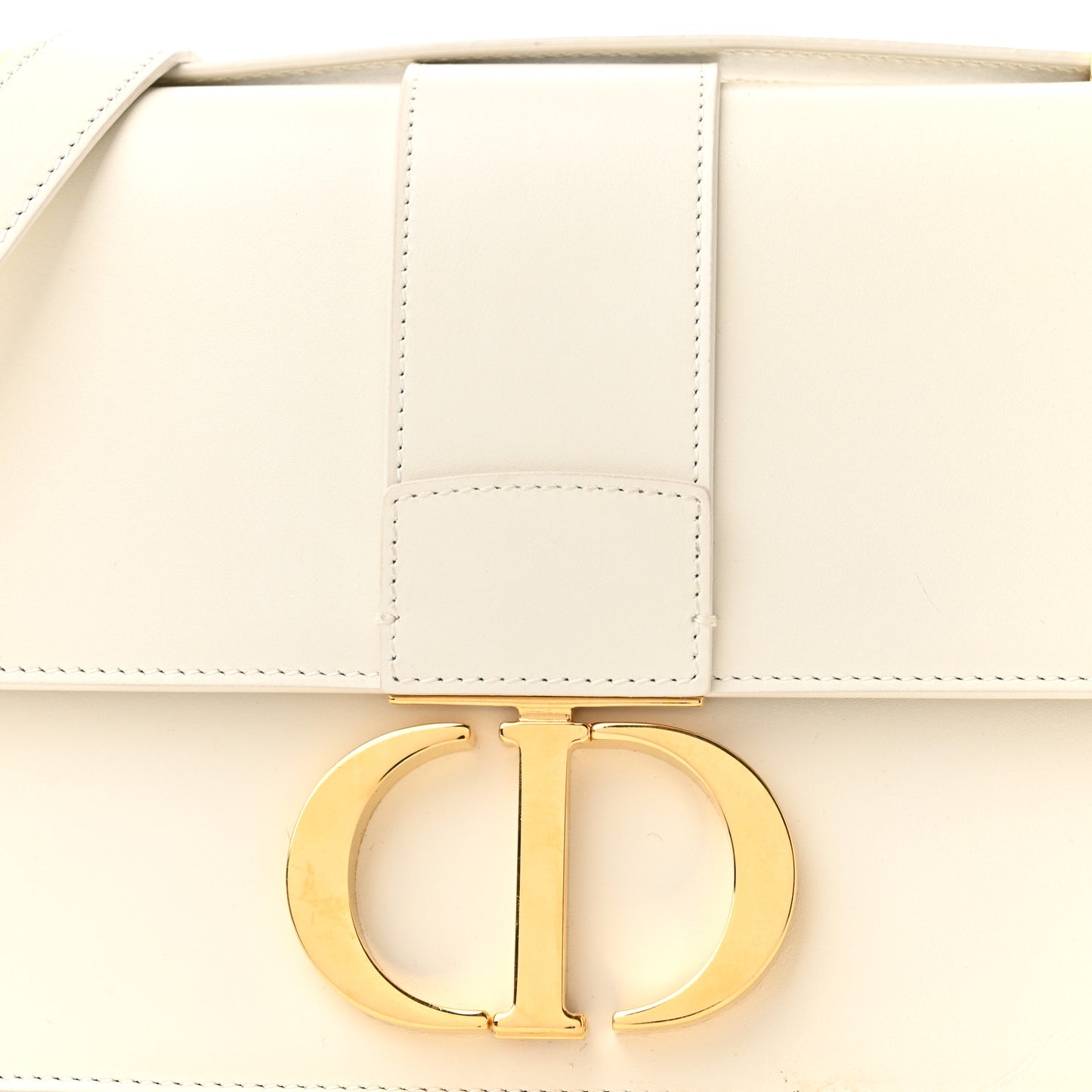 Box Calfskin 30 Montaigne Flap Bag Latte