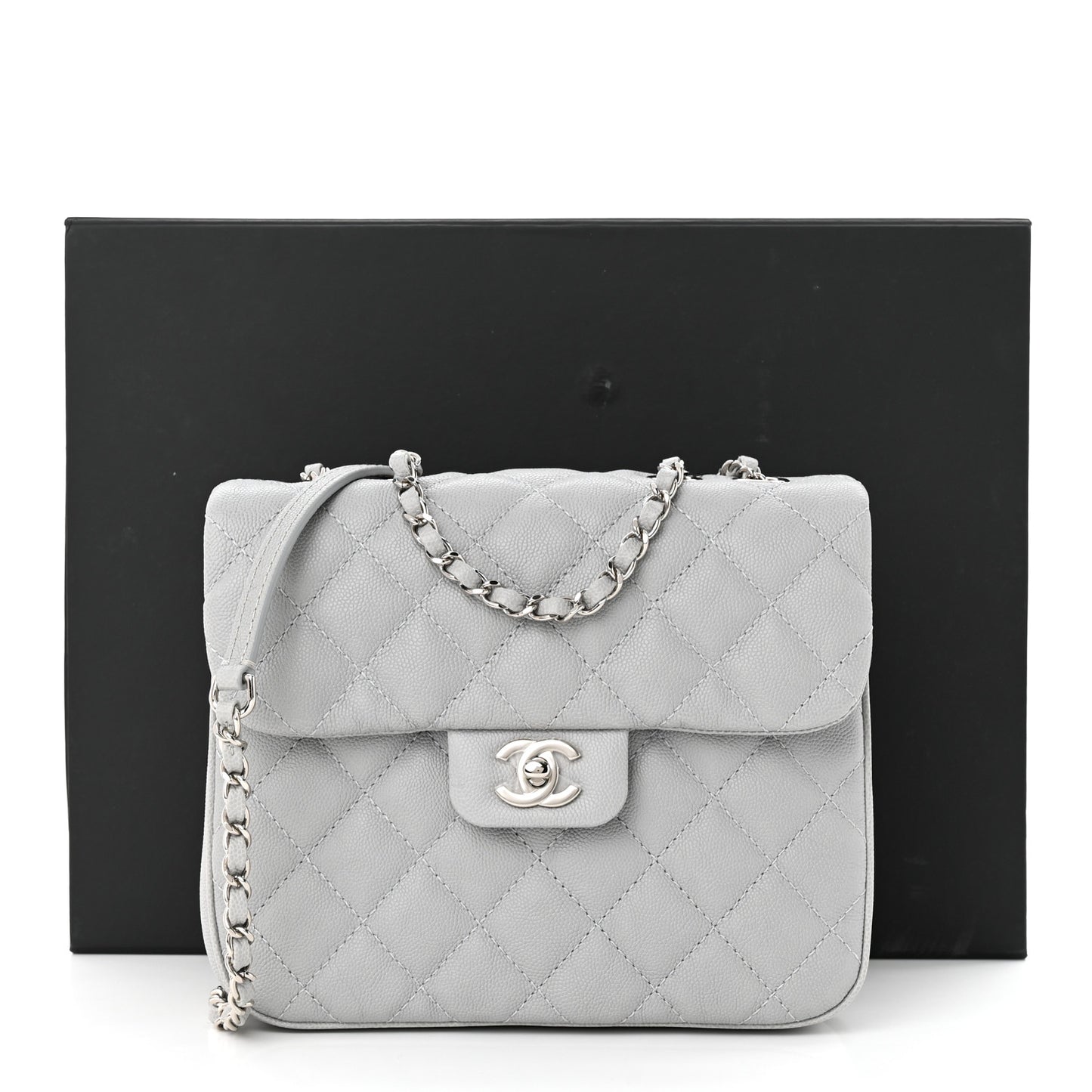 Caviar Quilted Medium Urban Companion Flap Grey