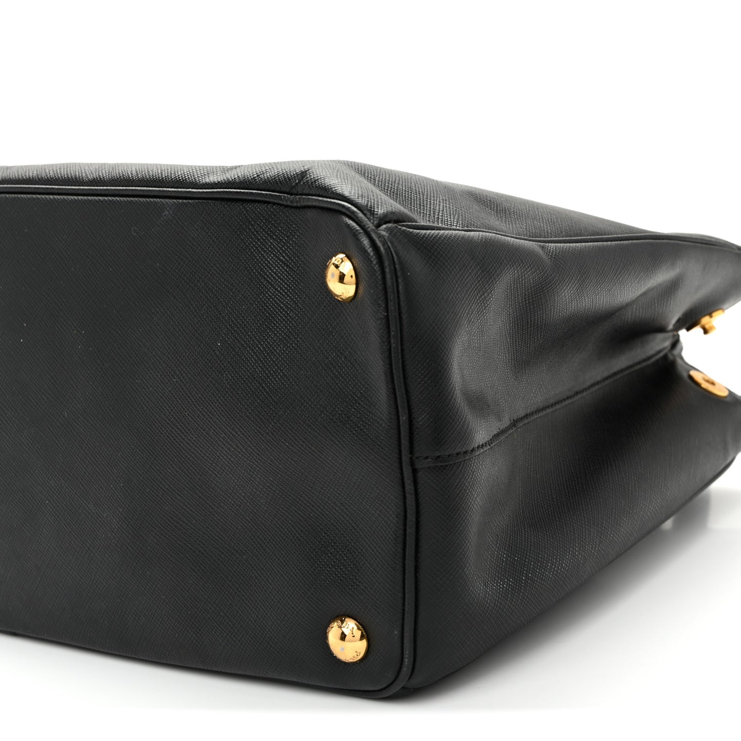 Saffiano Lux Medium Galleria Double Zip Tote Black