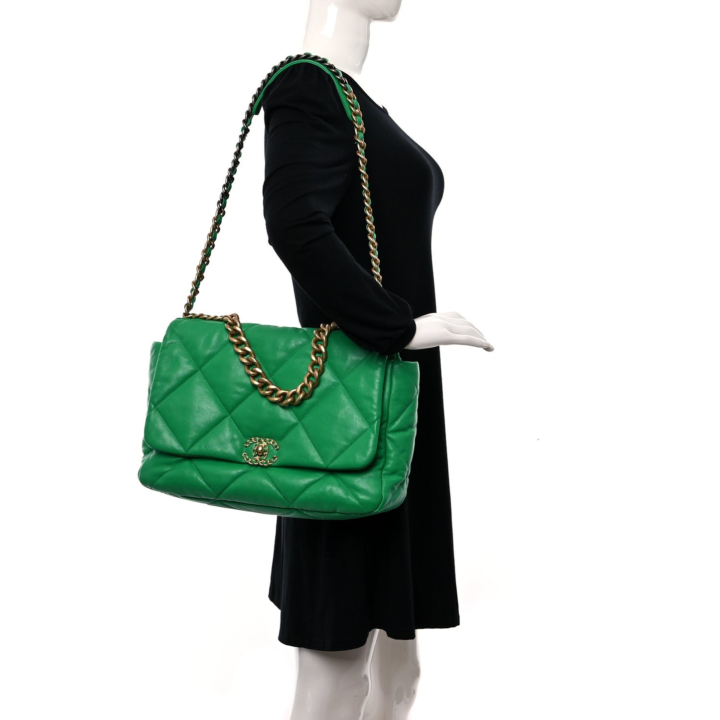 Lambskin Quilted Maxi Chanel 19 Flap Green