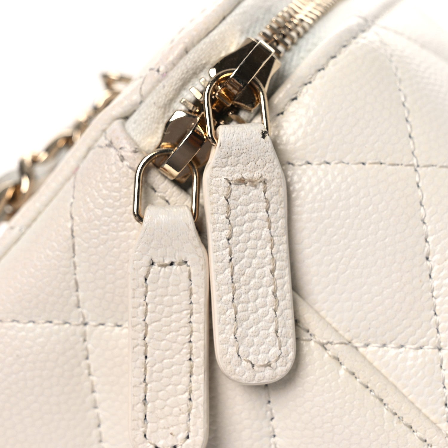 Chanel Caviar Quilted Crystal Hearts Small Vanity Case With Chain White 14 of 15