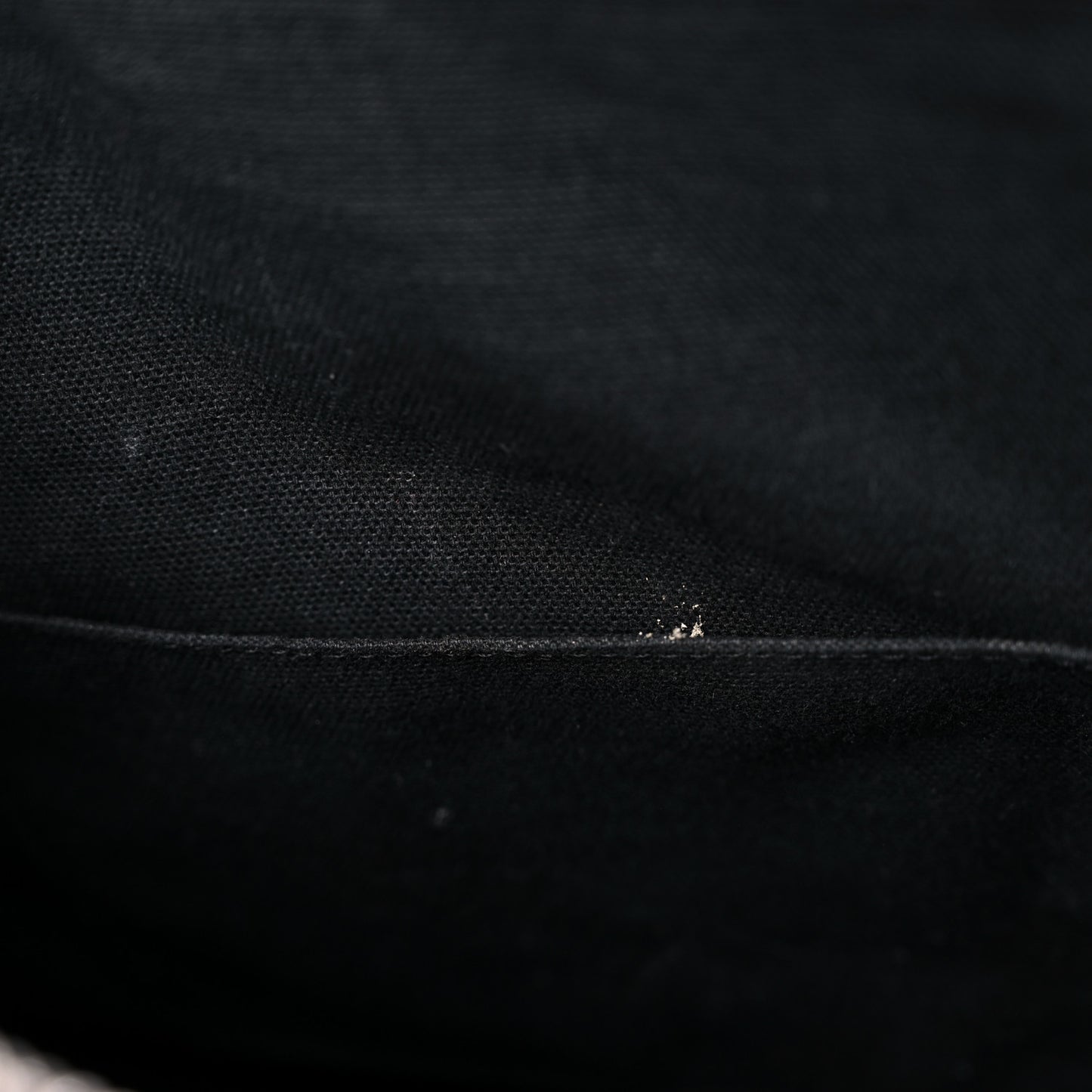 Sugar Goatskin Medium Antigona Black