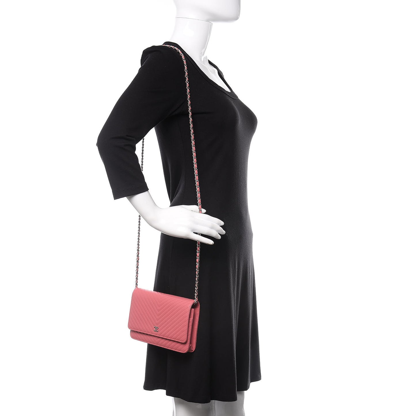 Caviar Chevron Quilted Wallet On Chain WOC Pink
